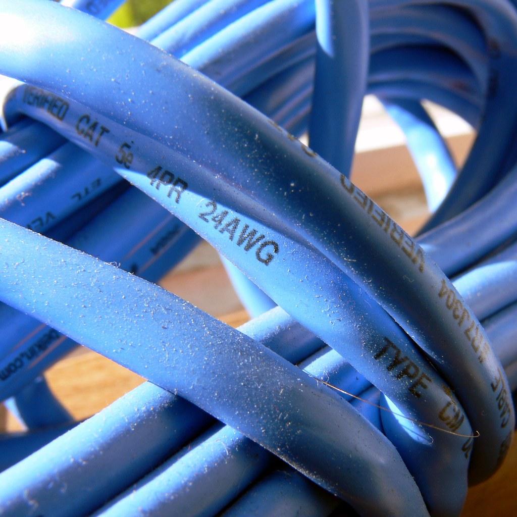ثلاث ثغرات في MikroTik خلال ستة أسابيع: حدّث الراوتر قبل أن يُسرق مفتاح WireGuard